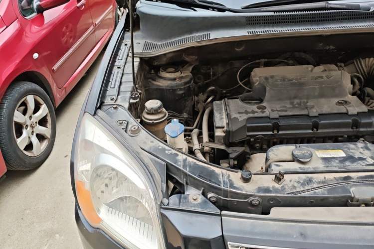 Used Kia Sportage 2012 2.0L Manual Two-Wheel Drive GL Trim Engine Bay Right