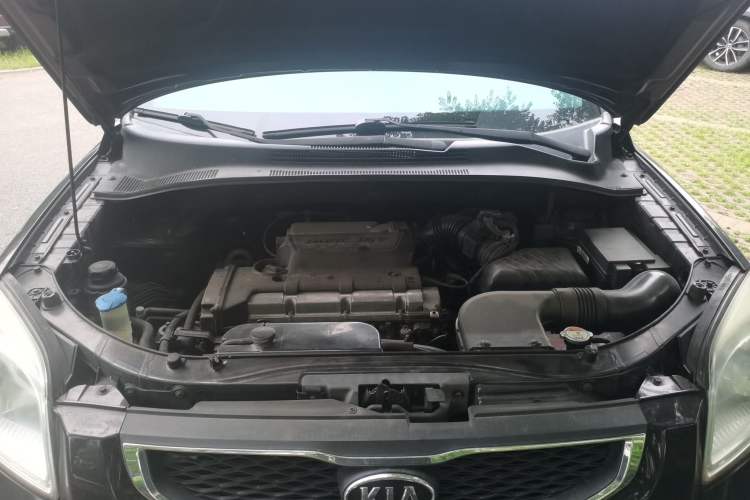 Used Kia Sportage 2012 2.0L Manual Two-Wheel Drive GLS Engine Bay