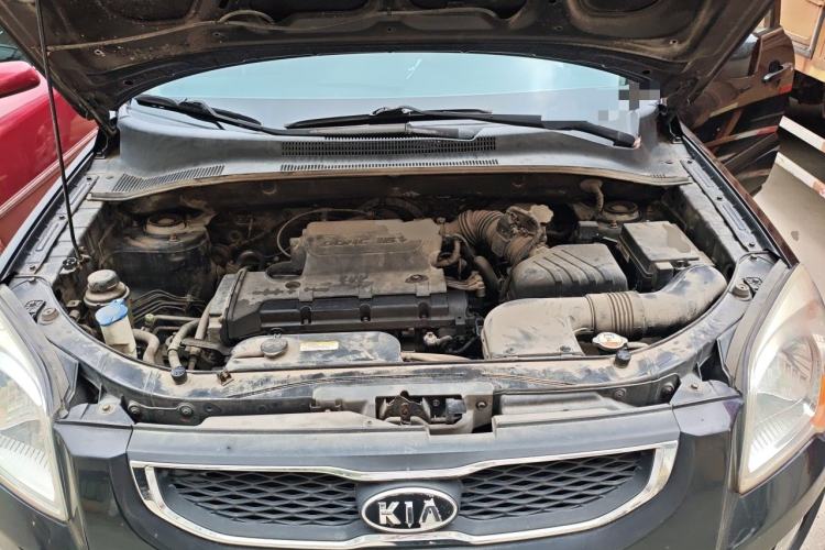 Used Kia Sportage 2012 2.0L Manual Two-Wheel Drive GL Trim Engine Bay