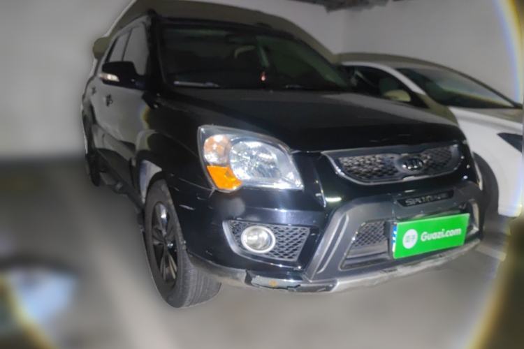 Used Kia Sportage 2012 2.0L Manual Two-Wheel Drive GLS Front Right 45 Deg