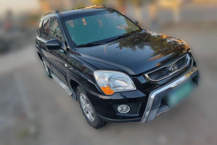 Used Kia Sportage 2012 2.0L Automatic Two-Wheel Drive GL Trim Front Right 45 Deg