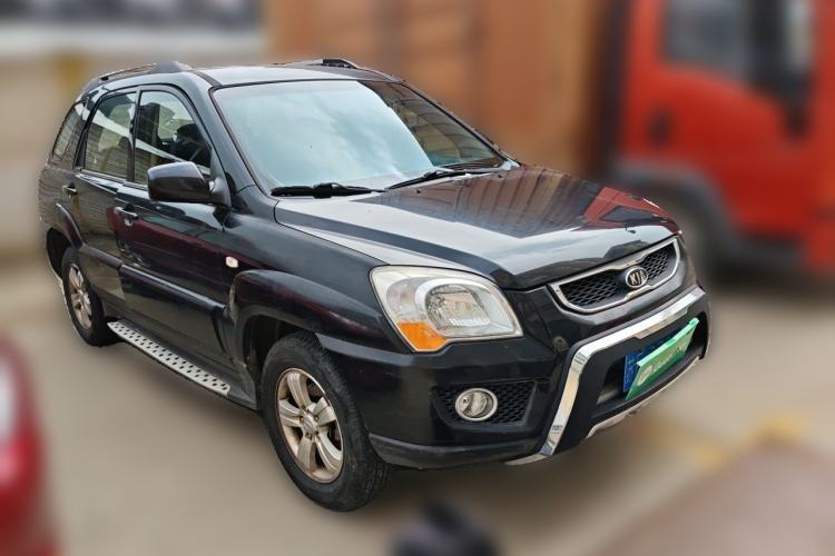 Used Kia Sportage 2012 2.0L Manual Two-Wheel Drive GL Trim Front Right 45 Deg