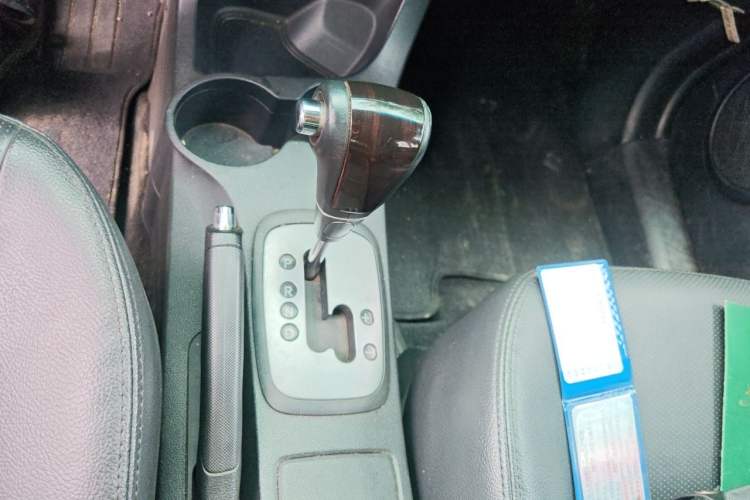 Used Kia Sportage 2012 2.0L Automatic Two-Wheel Drive GLS Gear Lever