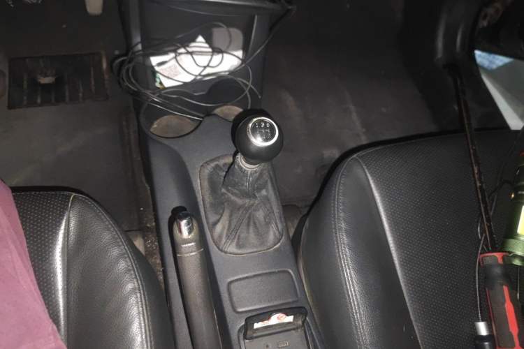 Used Kia Sportage 2012 2.0L Manual Two-Wheel Drive GLS Gear Lever