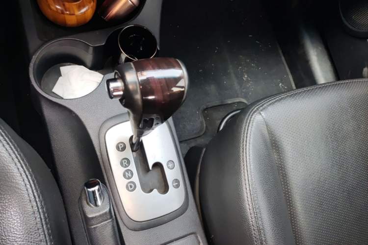Used Kia Sportage 2012 2.0L Automatic Two-Wheel Drive GLS Gear Lever