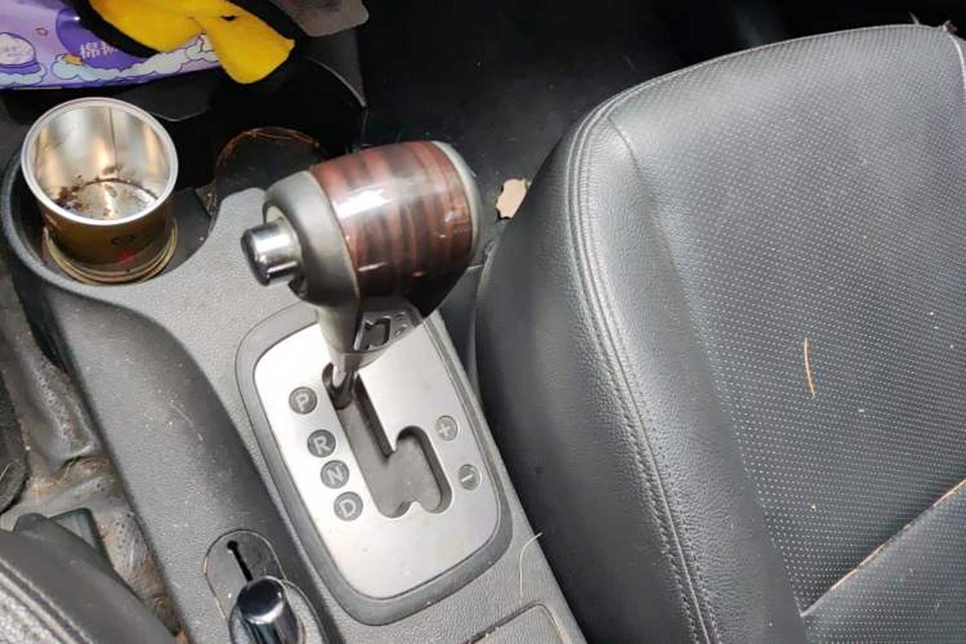 Used Kia Sportage 2012 2.0L Automatic Two-Wheel Drive GLS Gear Lever