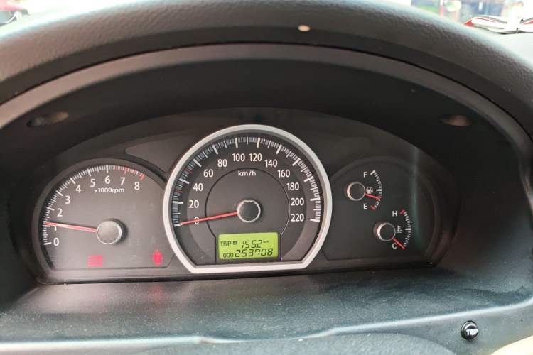Used Kia Sportage 2012 2.0L Manual Two-Wheel Drive GL Trim Instrument Cluster