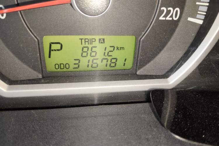 Used Kia Sportage 2012 2.0L Automatic Two-Wheel Drive GL Trim Odometer Close Up