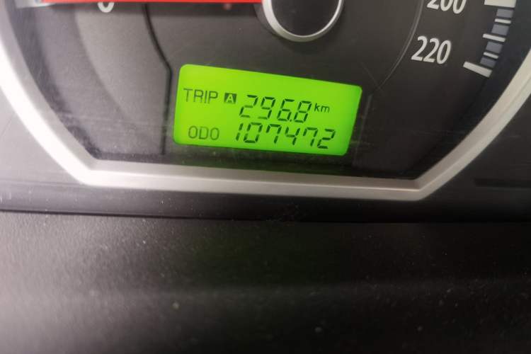 Used Kia Sportage 2012 2.0L Manual Two-Wheel Drive GL Trim Odometer Close Up