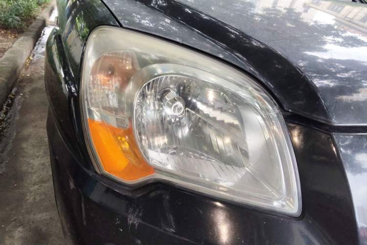 Used Kia Sportage 2012 2.0L Automatic Two-Wheel Drive GL Trim Right Front Headlight