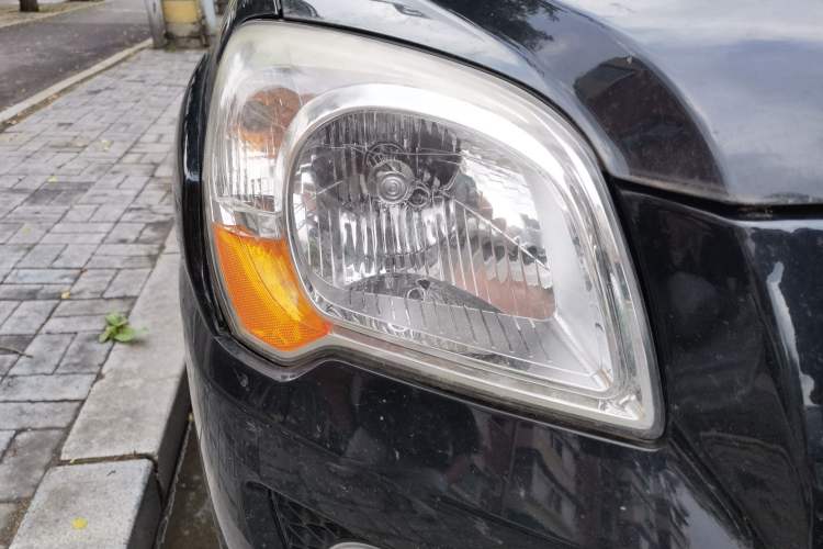 Used Kia Sportage 2012 2.0L Manual Two-Wheel Drive GL Trim Right Front Headlight