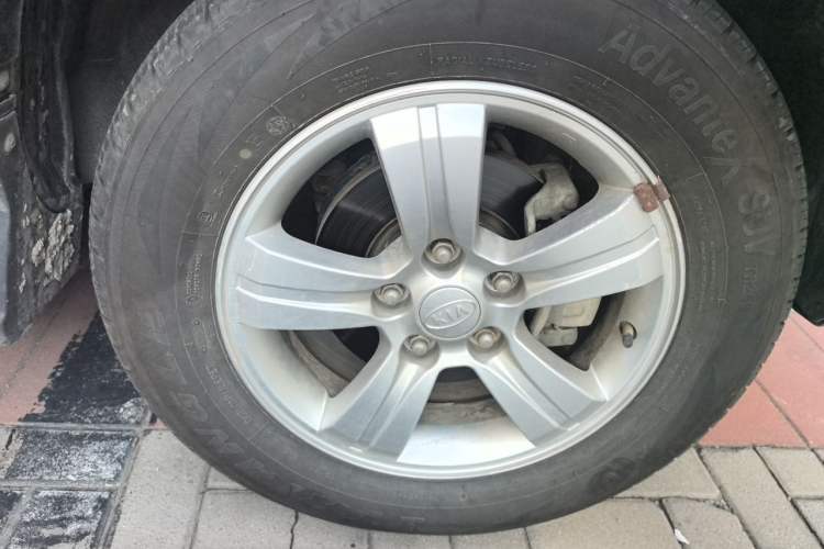 Used Kia Sportage 2012 2.0L Manual Two-Wheel Drive GLS Right Front Wheel Hub