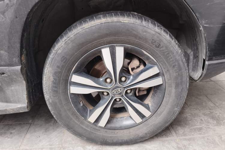 Used Kia Sportage 2012 2.0L Automatic Two-Wheel Drive GLS Right Front Wheel Hub