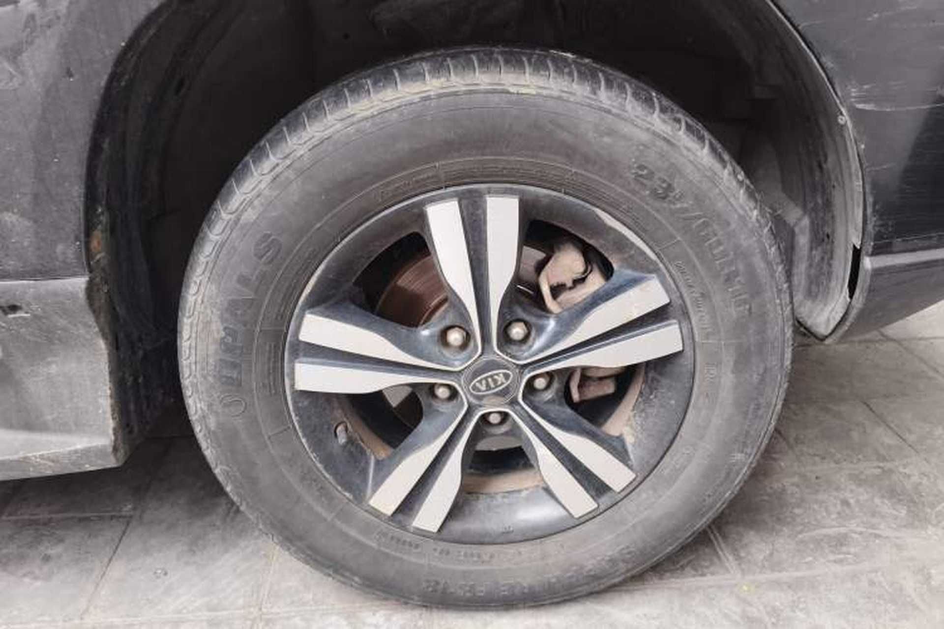 Used Kia Sportage 2012 2.0L Automatic Two-Wheel Drive GLS Right Front Wheel Hub