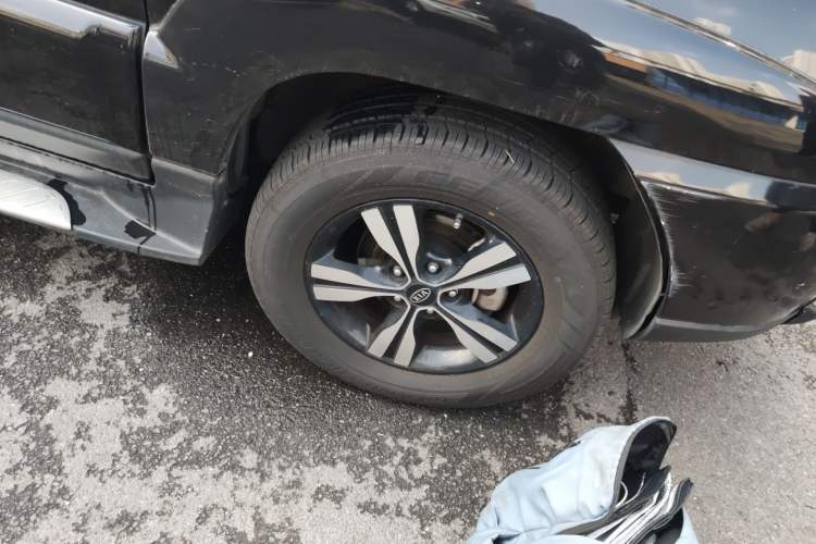 Used Kia Sportage 2012 2.0L Automatic Two-Wheel Drive GLS Right Front Wheel Hub