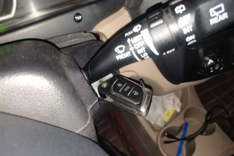 Used Kia Sportage 2012 2.0L Automatic Two-Wheel Drive GL Trim Vehicle Key