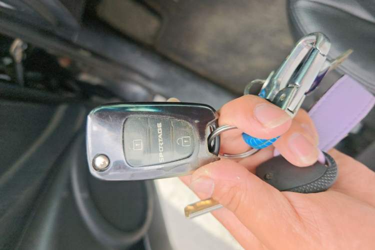 Used Kia Sportage 2012 2.0L Automatic Two-Wheel Drive GLS Vehicle Key