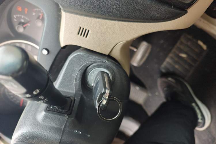 Used Kia Sportage 2012 2.0L Automatic Two-Wheel Drive GL Trim Vehicle Key