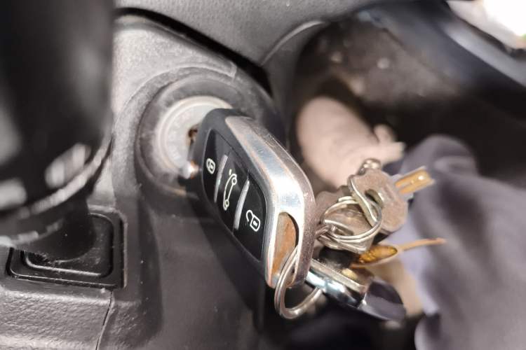 Used Kia Sportage 2012 2.0L Automatic Two-Wheel Drive GLS Vehicle Key
