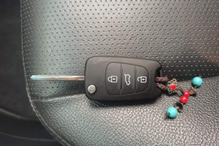 Used Kia Sportage 2012 2.0L Manual Two-Wheel Drive GLS Vehicle Key