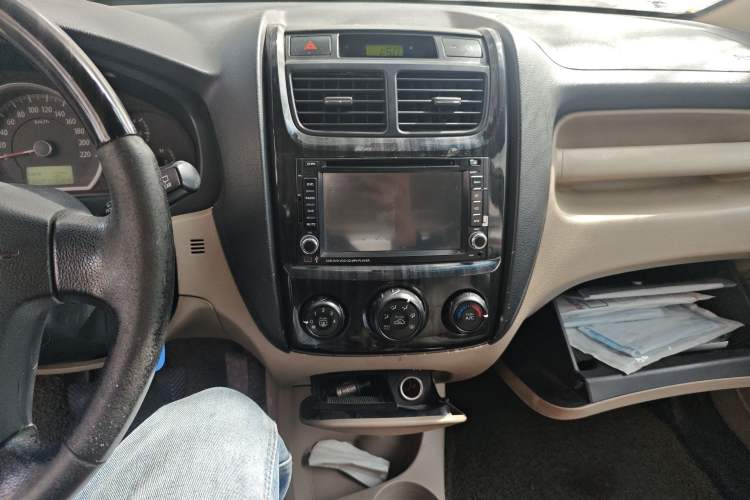 Used Kia Sportage 2012 2.0L Manual Two-Wheel Drive GL Trim Audio And AC Panel