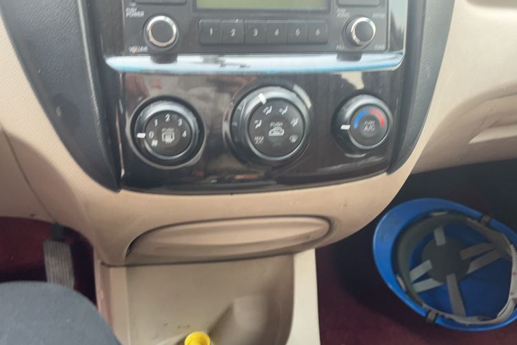 Used Kia Sportage 2012 2.0L Automatic Two-Wheel Drive GL Trim Audio And AC Panel