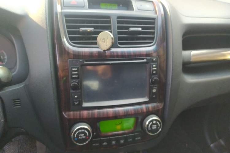 Used Kia Sportage 2012 2.0L Manual Two-Wheel Drive GLS Audio And AC Panel