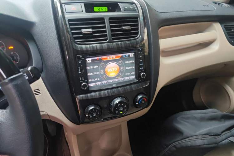 Used Kia Sportage 2012 2.0L Automatic Two-Wheel Drive GL Trim Audio And AC Panel