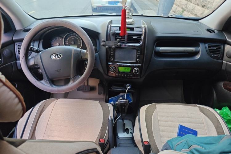 Used Kia Sportage 2012 2.0L Automatic Two-Wheel Drive GLS Center Console