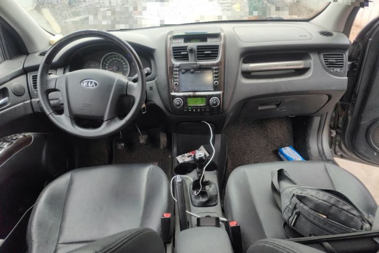 Used Kia Sportage 2012 2.0L Manual Two-Wheel Drive GLS Center Console