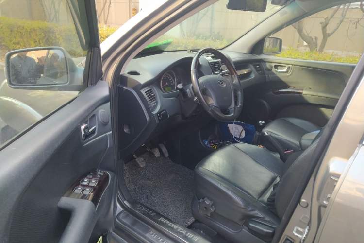 Used Kia Sportage 2012 2.0L Manual Two-Wheel Drive GLS Driver Seat
