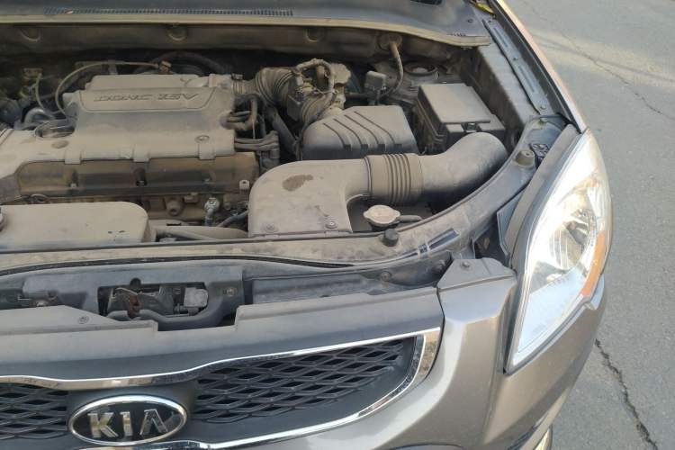 Used Kia Sportage 2012 2.0L Manual Two-Wheel Drive GLS Engine Bay Left