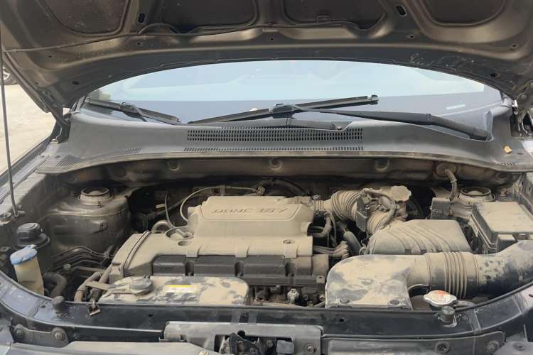 Used Kia Sportage 2012 2.0L Automatic Two-Wheel Drive GL Trim Engine Bay