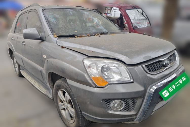 Used Kia Sportage 2012 2.0L Manual Two-Wheel Drive GL Trim Front Right 45 Deg