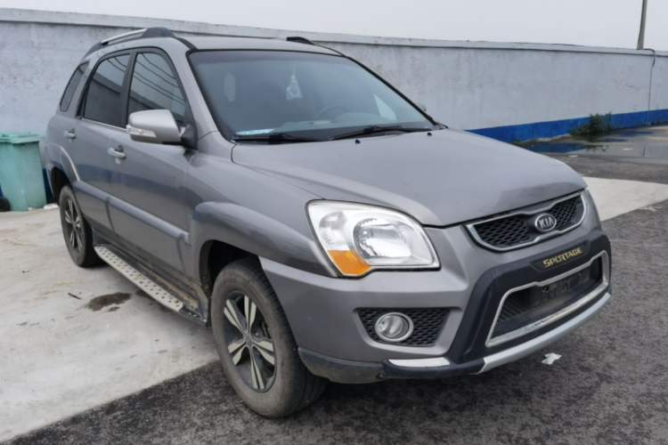 Used Kia Sportage 2012 2.0L Automatic Two-Wheel Drive GLS Front Right 45 Deg