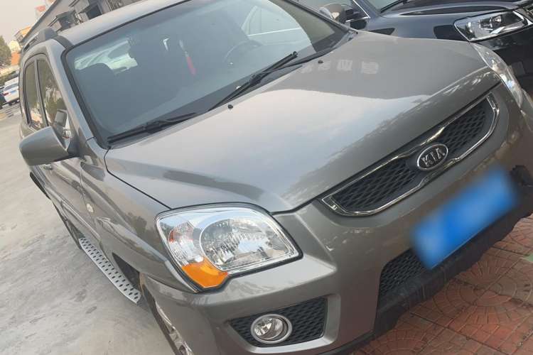 Used Kia Sportage 2012 2.0L Automatic Two-Wheel Drive GL Trim Front Right 45 Deg