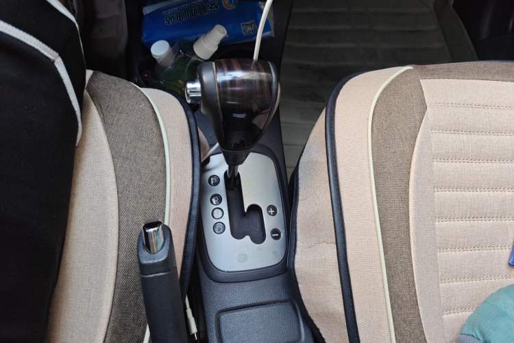 Used Kia Sportage 2012 2.0L Automatic Two-Wheel Drive GLS Gear Lever
