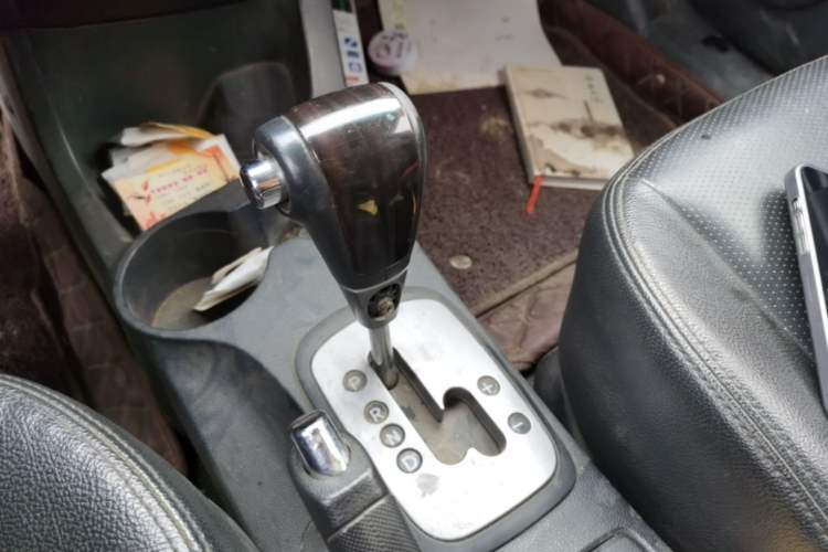 Used Kia Sportage 2012 2.0L Automatic Two-Wheel Drive GLS Gear Lever
