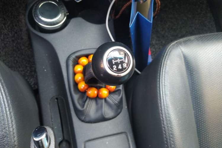 Used Kia Sportage 2012 2.0L Manual Two-Wheel Drive GLS Gear Lever