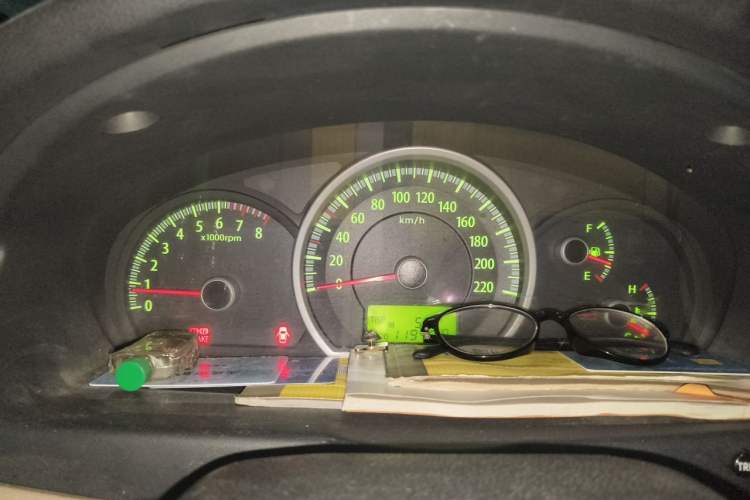 Used Kia Sportage 2012 2.0L Manual Two-Wheel Drive GL Trim Instrument Cluster