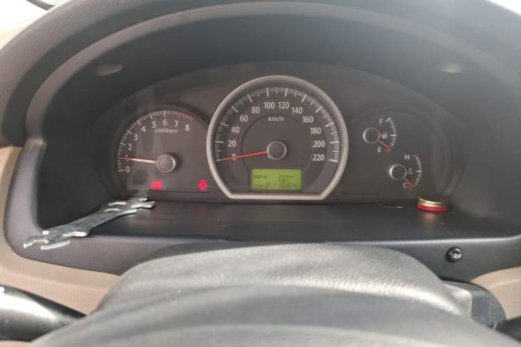 Used Kia Sportage 2012 2.0L Manual Two-Wheel Drive GL Trim Instrument Cluster