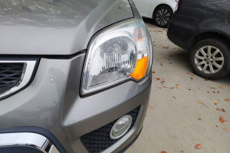 Used Kia Sportage 2012 2.0L Automatic Two-Wheel Drive GL Trim Left Front Headlight