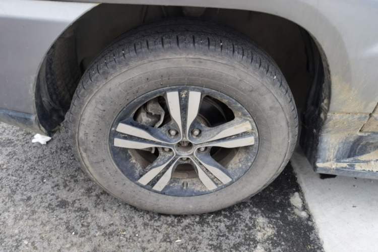 Used Kia Sportage 2012 2.0L Automatic Two-Wheel Drive GLS Left Front Wheel Hub