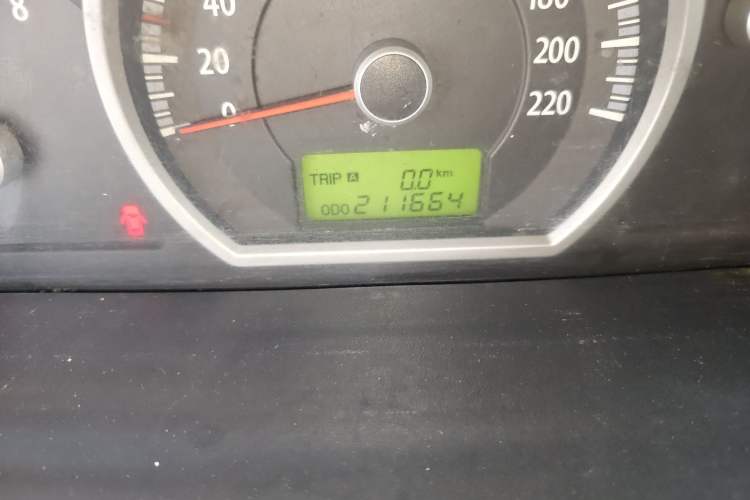 Used Kia Sportage 2012 2.0L Manual Two-Wheel Drive GL Trim Odometer Close Up