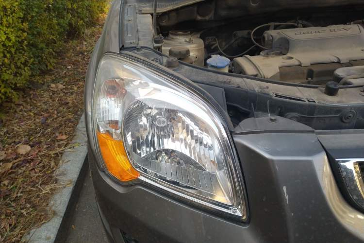 Used Kia Sportage 2012 2.0L Manual Two-Wheel Drive GLS Right Front Headlight