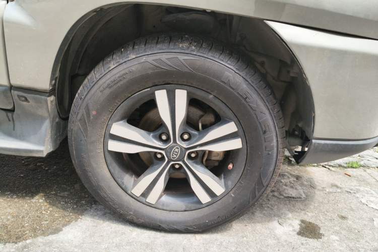 Used Kia Sportage 2012 2.0L Automatic Two-Wheel Drive GLS Right Front Wheel Hub