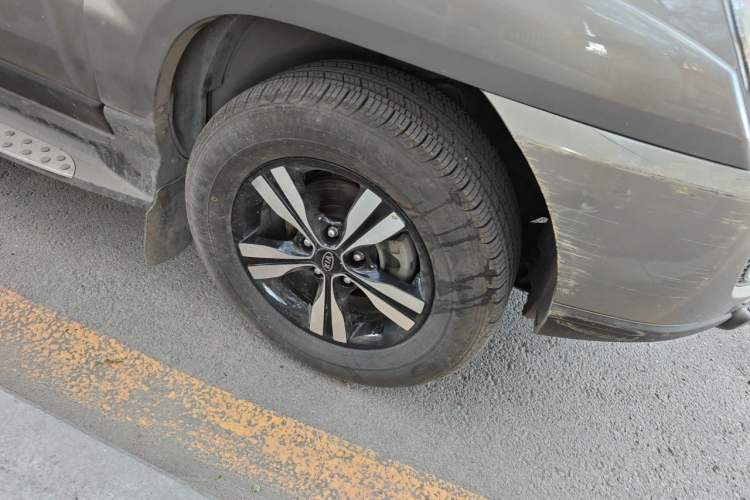 Used Kia Sportage 2012 2.0L Automatic Two-Wheel Drive GLS Right Front Wheel Hub