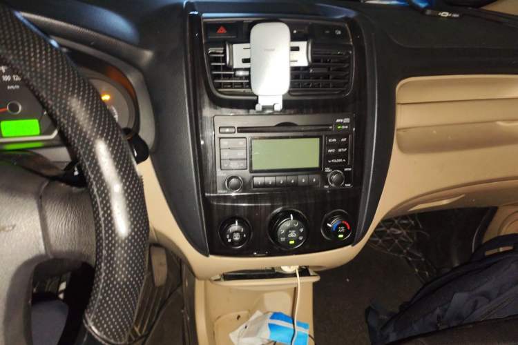 Used Kia Sportage 2012 2.0L Automatic Two-Wheel Drive GL Trim Audio And AC Panel