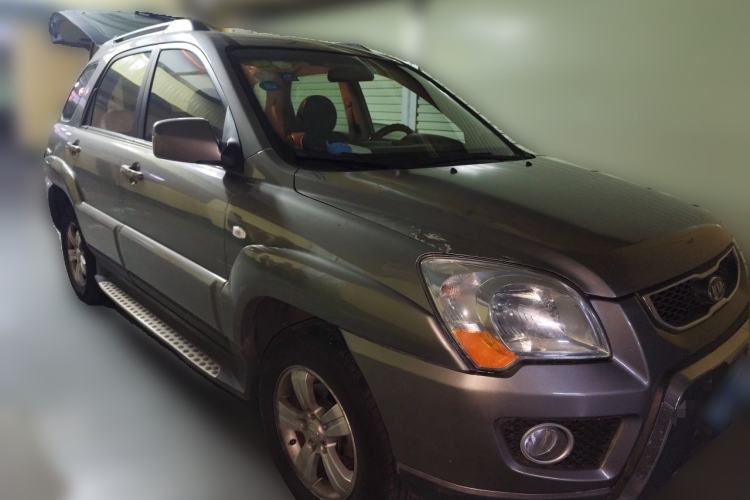Used Kia Sportage 2012 2.0L Automatic Two-Wheel Drive GL Trim Front Right 45 Deg