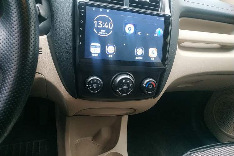 Used Kia Sportage 2012 2.0L Manual Two-Wheel Drive GL Trim Audio And AC Panel